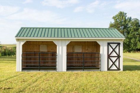 Small Horse Barn Plans, Simple Horse Barns, Metal Horse Barns, Pasture Shelter, Barn Door Ideas, Small Barn Door, Small Horse Barn, Small Horse Barns, Horse Shed