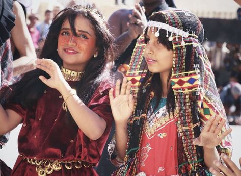 Yemeni Culture, Yemeni Clothes, Yemeni People, South Yemen, Arab Dress, Middle Eastern Culture, Culture Day, Indian Bride Outfits, Arabian Women