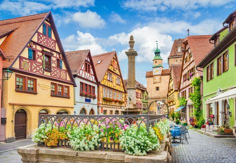 13 Top-Rated Day Trips from Frankfurt | PlanetWare Dubrovnik, Vila Medieval, Romantic Road, Rothenburg Ob Der Tauber, Cities In Germany, Neuschwanstein Castle, Beaux Villages, Bavaria Germany, Medieval Town