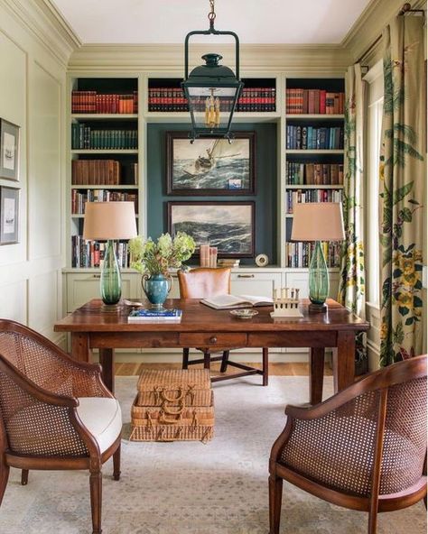 Traditional Home Office, Traditional Office, Casa Vintage, Small Home Office, Classic House, Home Office Design, Front Room, Home Staging, Decoration Design