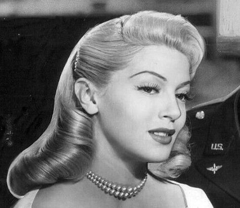 Victory Rolls - Vintage Hairstyles Tutorials | Glamour Daze 50s Hair, Cabelo Pin Up, Dream Hairstyles, Kim Hair, 40s Hairstyles, Vintage Hairstyles Tutorial, 50s Hairstyles, Victory Rolls, 1940s Hairstyles