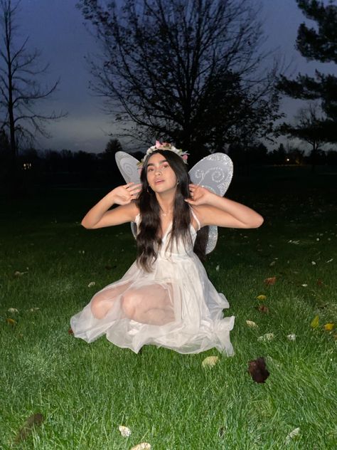 Fairy Costume Inspo Aesthetic, Fairy Costume School Appropriate, Aesthetic Fairy Costume Halloween, Halloween Witch Costume Aesthetic, Glittery Halloween Costumes, Fairy Costume Aesthetic Halloween, Fairy Costume Simple, Fairy Custome Halloween, Cute Fairy Costumes