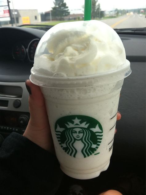 Starbucks vanilla bean frappuccino <3.My favorite drink!<3 ~ That looks yummy!  I'll have to try it.  I love vanilla bean coffee (in fact, I'm drinking some at the moment), so I'm sure I'll love this!  :) <3 <3 Starbucks Vanilla Bean, Vanilla Bean Frappuccino, Starbucks Vanilla Bean Frappuccino, Copo Starbucks, Free Starbucks Gift Card, Starbucks Vanilla, Starbucks Secret Menu Drinks, Starbucks Coffee Drinks, Starbucks Menu