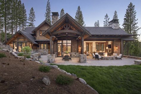 Rustic Mountain Retreat-Kelly Stone Architects-01-1 Kindesign Rustic House Exterior, Mountain Home Exterior, Martis Camp, Rustic House Plans, Rustic Exterior, Casa Country, Mountain House Plans, Casas Coloniales, Timber House