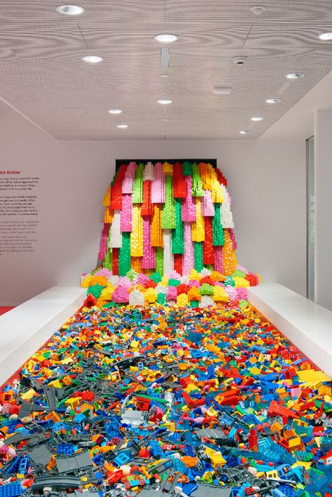 Discrete lighting that assists the visual experience of visitors, that by integrating with natural daylight emphasises the typical chromaticity of the LEGO bricks at the LEGO House in Billund, designed by BIG (Bjarke Ingels Group). . targetti / museum lighting / architectural lighting / lighting design Lego Museum, Bjarke Ingels Group, Museum Lighting, Bjarke Ingels, Lego Room, Colorful Space, Architectural Lighting, Lego Bricks, Lego House