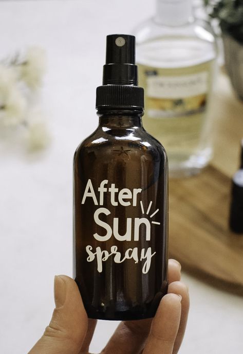 Looking for natural relief from your sunburn? Try this after sun essential oil spray recipe. It's 100% natural feels amazing! And this essential oil after sun recipe is simple to make. Click for this after sun cooling spray recipe! #SunburnRemedy #SunBurnRelief #NaturalLiving #ToxinFree #DIYRecipe Diy After Sun Spray, Doterra Sunburn Relief, Oils For Sunburn Relief, After Sun Spray Essential Oils, Cooling Spray Essential Oils, Doterra Sunburn, Essential Oil For Sunburn, Essential Oil Spray Recipes, After Sun Spray