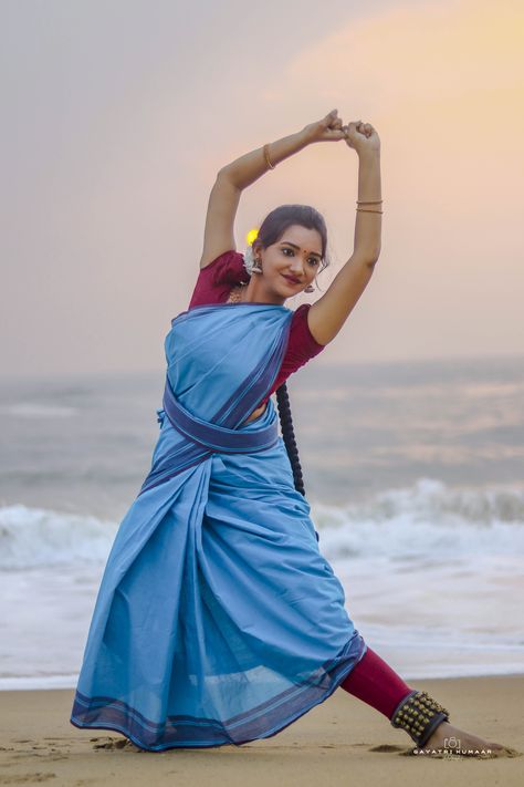 Classical Dance Poses Photography, Bharatham Poses, Classical Dance Poses, Classical Dance Photography, Bharatnatyam Poses, Indian Classical Dancer, Bharatanatyam Poses, Dance Photoshoot, 50mm Photography