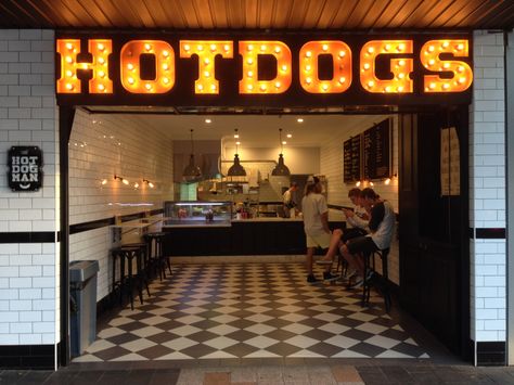 Hot Dog Restaurant Interior, Hot Dog Shop Design, Hot Dogs Negocio Ideas, Hot Dog Business, Hot Dog Shop, Small Hot Dogs, Hot Dog Restaurant, Hod Dog, Hot Dog Place