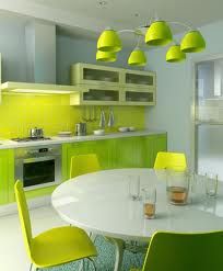 Lime green Green Kitchen Inspiration, Lime Green Kitchen, Modern Kitchen Colours, Kitchen Color Trends, Green Kitchen Designs, Interior Dapur, Green Interior Design, Kitchen Design Color, Green Kitchen Cabinets