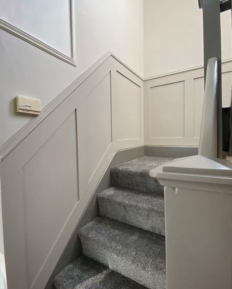 Small Staircase Ideas, Staircase Paneling, Stairs And Hallway Ideas, Cottage Hallway, Stair Paneling, Entrance Hall Decor, Panels Design, Small Staircase, Staircase Interior Design