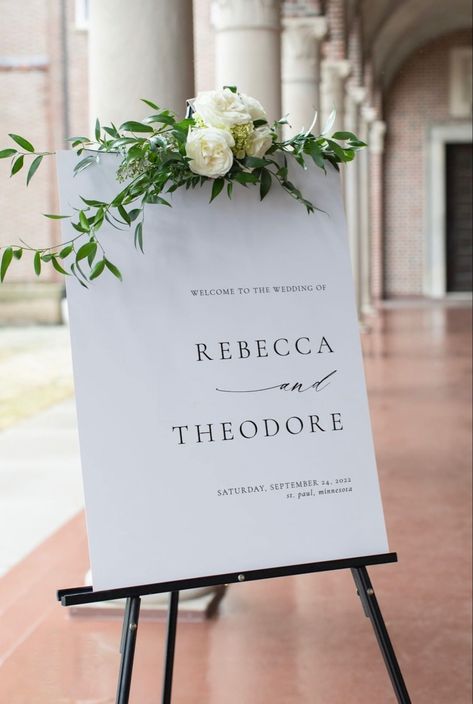 Flowers On Easel Wedding Signs, Welcome Sign Floral Wedding, Welcome Sign Easel Flowers, Welcome Sign Flower Arrangement, Wedding Welcome Sign Easel, Wedding Easel, Wedding Seating Signs, Bride Ideas, New Product Alert