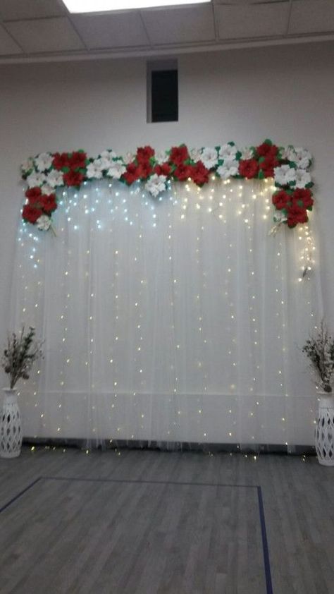 50+ Stunning Wedding Backdrop Design Ideas that are truly Enchanting | HubPages Ganpati Decoration White Theme, Backdrop Design Ideas, Diy Christmas Yard Art, Simple Wedding Decoration, Birthday Decoration Ideas, Glamorous Wedding Decorations, Wedding Decoration Ideas, Baby Shower Deco, Simple Wedding Decorations