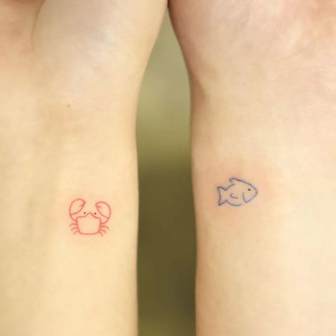 Small Fish Tattoos, Pair Tattoos, Infinity Couple Tattoos, Partner Tattoos, Maching Tattoos, Best Couple Tattoos, Cute Matching Tattoos, Crab Tattoo, Small Matching Tattoos