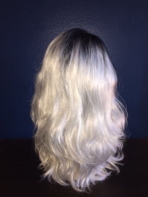 Platinum Blonde Hair Black Roots, Black Roots White Hair, Platinum Blonde Hair With Black Roots, Silver Hair Black Roots, Blond Hair Black Roots, White Hair With Black Roots, Blonde Hair With Black Roots, Blonde Hair Black Roots, Blonde With Black Roots