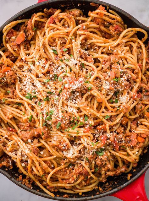 Pasta Rasta, Turkey Ragu, Skillet Suppers, Ground Turkey Pasta Recipes, Turkey Ground, Spaghetti With Meat, Turkey Spaghetti, Ground Turkey Pasta, Signature Recipes