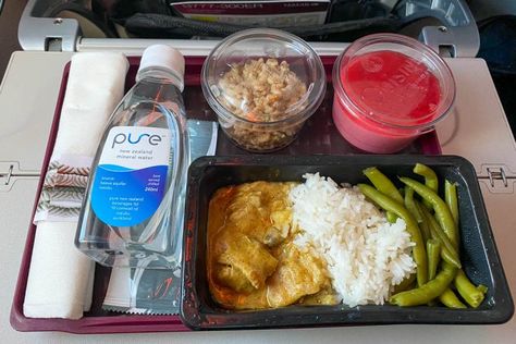 Flight Food, Food And Beverage Service, Eggplant Pasta, Airline Food, Palate Cleanser, Slow Cooked Beef, Vegetarian Pasta, Food And Beverage, Qatar Airways