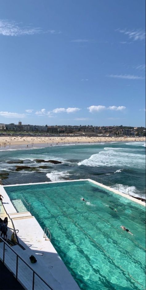 bondi - australia Living In Sydney Aesthetic, Life In Australia Aesthetic, Australia Astethic, Gap Year Aesthetic Australia, Bondi Wallpaper, Summer In Australia Aesthetic, Australia Vision Board, Australia Life Aesthetic, Australia Sydney Aesthetic