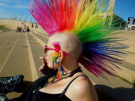 Laura. Rainbow fan mohawk Epic Hair, Multi Colored Hair, Goth Hair, Punk Princess, Lavender Hair, Punk Hair, Healthy Hair Tips, Pastel Hair, Hair Reference