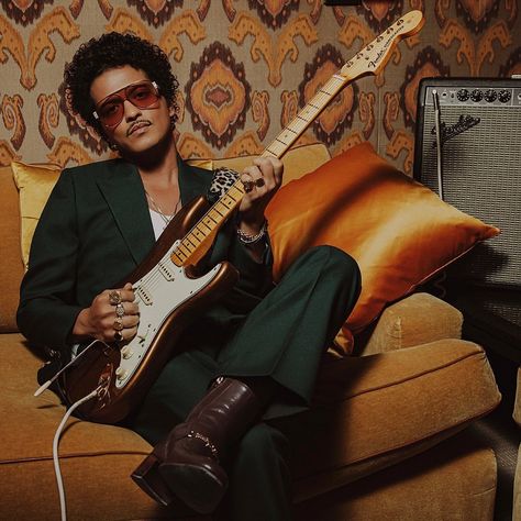 Fender | The @BrunoMars Stratocaster is a true treasure. Crafted from resonant ash, this limited edition guitar features sculpted American Ultra… | Instagram Unorthodox Jukebox, Bruno Mars Songs, Bruno Mars Concert, American Ultra, Mark Ronson, Fender Stratocaster, Bruno Mars, My King, Blake Lively