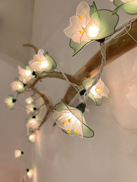 Type of cable : 35 UL Warm lights Plug connect to connect plug Colorful String Lights Bedroom, Small Cute Lamps, Faerie Lights Bedroom, Cozy Lights Bedroom, Fairycore House Decor, Fairy House Decor, Lantern Bedroom Decor, Warm White Aesthetic, Cute Light Fixtures