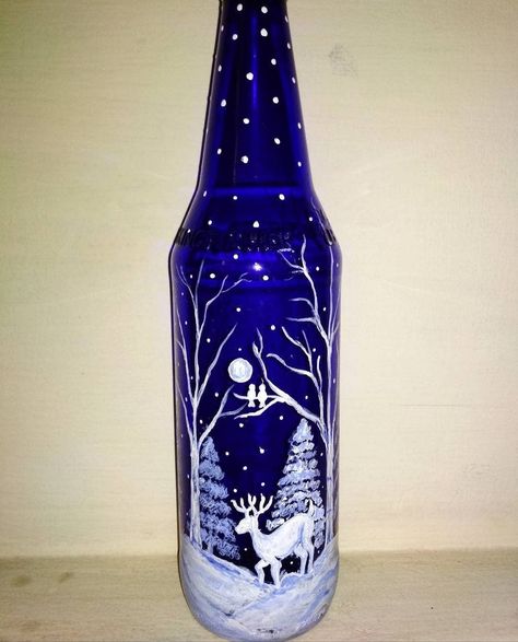 Christmas Painted Wine Bottles, Painted Beer Bottles, Holiday Wine Bottle Crafts, Bottles Painting, Reuse Wine Bottles, Wine Bottle Crafts Christmas, Wine Bottle Project, Blue Wine Bottles, Painting Glass Jars