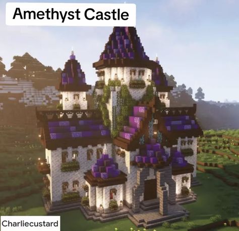 Amethyst Castle Minecraft, Minecraft Empire Ideas, Minecraft Amythest Build, Minecraft Mini Castle, Minecraft Fantasy Castle, Whimsical Minecraft House, Minecraft Small Castle, Minecraft Essentials, Mc House