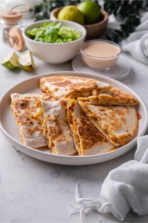 Taco Bell Chicken Quesadilla (Copycat Recipe) Quesadilla Taco Bell, Chicken Casadia, Quesadilla Aesthetic, Taco Bell Cantina Chicken Tacos Recipe, Quesadilla Chicken, Taco Bell Copycat Recipes, Chicken Quesadillas Taco Bell, Taco Bell Quesadilla, Taco Bell Recipes