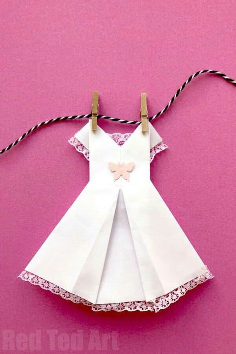 Antique hanky Paper Dress Craft, Origami Dress Tutorial, Origami Dresses, Dress Origami, Fun Origami, Robe Diy, Origami Cards, Origami Wedding, Origami Dress