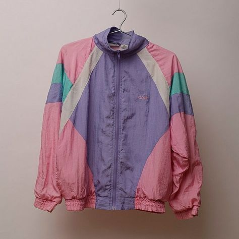 90s Jackets, 80s Pastel, 90s Windbreaker, 80s And 90s Fashion, Look Retro, 90s Jacket, Mode Vintage, 80s Fashion, Mode Inspiration