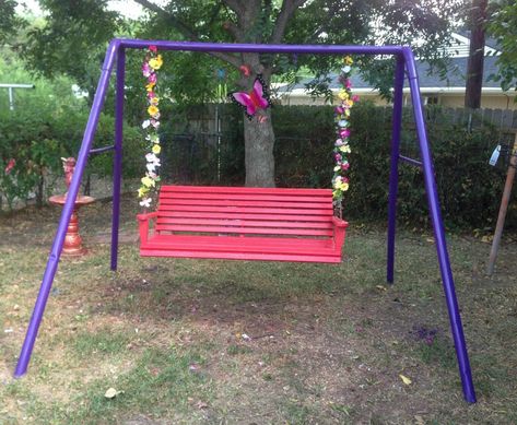 8 Ideas For An Old Swing Set | Best Backyard Gear Backyard Escape, Backyard Renovation, Outdoors Ideas, Diy Porch Swing, Bird Feeding Station, Backyard Swings, Metal Swings, Wooden Swing, Bird Feeding