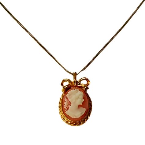 Vintage Cameo Pendant Necklace Gold Tone Chain 14" Cameo Pendant Necklace, Pendant Necklace Gold, Vintage Cameo, Cameo Pendant, Unique Antiques, Gold Pendant Necklace, Spring Rings, Necklace Gold, The Necklace