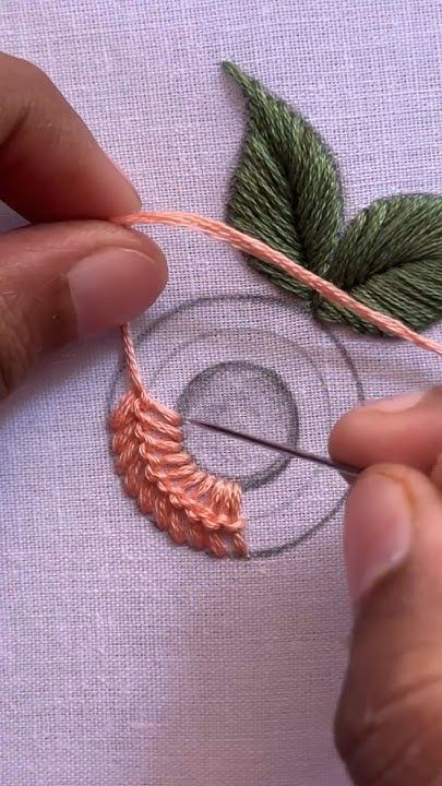 Simple Flower Design Embroidery, Basic Flower Embroidery Stitches, Hand Embroidery Rose Pattern, Horizontal Embroidery Designs, Stumpwork Embroidery How To Do, Metallic Embroidery Ideas, How Embroidery Flowers, How To Sew Flowers Embroidery, All Over Embroidery Designs Kurti