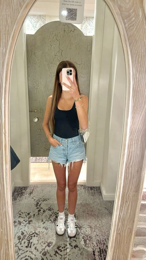 Back To School Outfit Ideas | Teenage Back To School Outfits - Fashion Tips Tricks Junior Year College Outfits, Teenager Outfits Girls Style 2024, Sorority Outfits Casual, First Day Of School Outfit Junior Year, School Fits Highschool Preppy, First Day School Outfits Highschool, First Day Of School Outfit College, School Inspo Outfits, Junior Year High School Outfits