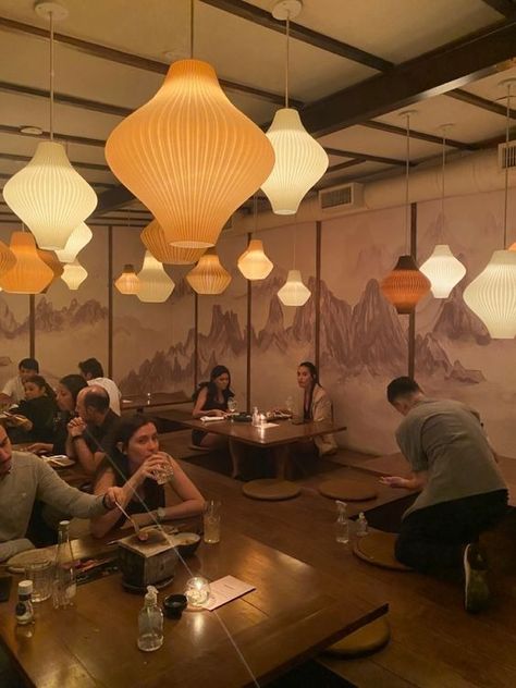 WhatsApp Japanese Floor Seating Restaurant, Old Japanese Restaurant, Sushi Restaurant Aesthetic Interior, Japanese Izakaya Interior, Japanese Restraunt, Tatami Restaurant, Japanese Bar Design, Japanese Restaurant Aesthetic, Sushi Restaurant Interior