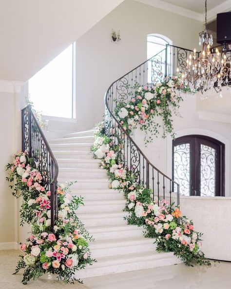 Wedding Staircase Decoration, Wedding Stairs, Bridal Room Decor, Wedding Ceremony Decorations Indoor, Wedding Staircase, Bangkok Wedding, Digital Wedding Invitations Design, Event Entrance, Flower Backdrop Wedding