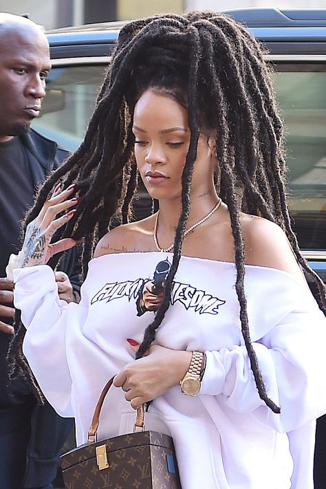 Rih's Lush Locs Rihanna Faux Locs, Rihanna Dreadlocks, Arabic Hairstyles, Jumbo Faux Locs, Rihanna Hairstyles, Natural African American Hairstyles, Faux Locs Hairstyles, Dreadlock Hairstyles, Cornrow Hairstyles