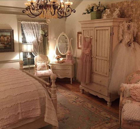 Chic Bedroom Ideas For Women, Shabby Chic Bedroom Ideas, Chic Bedroom Ideas, Bedroom Ideas For Women, Shabby Chic Wallpaper, L Wallpaper, Shabby Chic Curtains, Shabby Chic Living, Shabby Chic Room