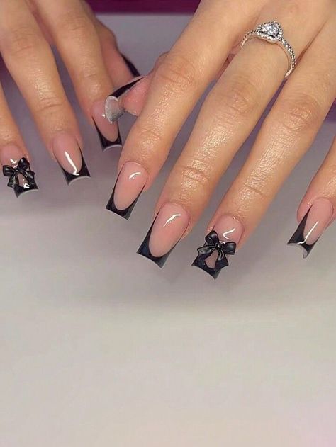 nude nails with black french tips and a black bow on the ring finger Baddie Medium Nails, Black French Nails, Nail Shapes Square, Black Acrylic Nails, Nagel Tips, Girly Acrylic Nails, French Acrylic Nails, Acrylic Nails Coffin Pink, Unique Acrylic Nails