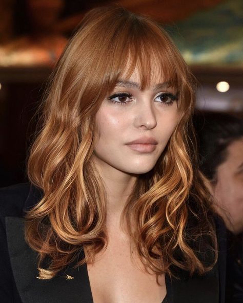 Auburn Hair Color With Bangs, Light Brown With Ginger Highlights, Ginger Hair With Streaks, Cowboy Copper Hair Shoulder Length, Ginger Hair For Brunettes, Pale Red Hair, Types Of Ginger Hair, Cold Copper Hair, Auburn Hair With Fringe