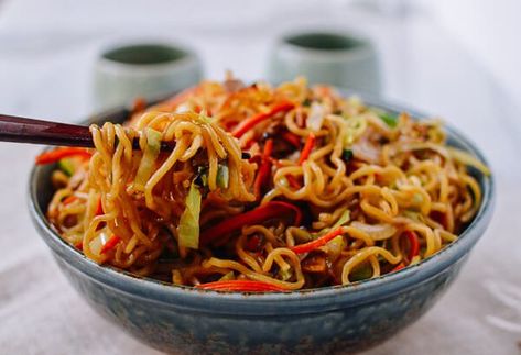 Chicken Yakisoba, by thewoksoflife.com Yakisoba Chicken, Yakisoba Recipe, Chicken Yakisoba, Wok Of Life, Woks Of Life, The Woks Of Life, Japanese Recipe, Mapo Tofu, Japanese Noodles