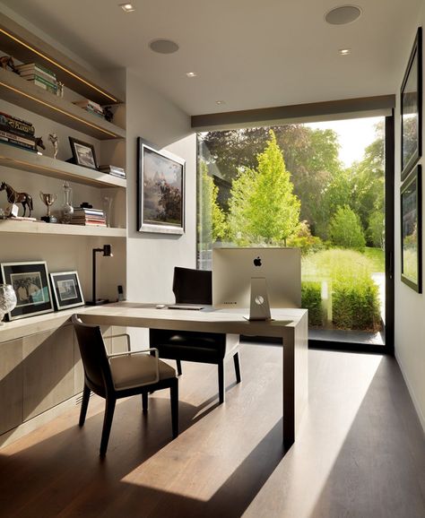 A office in a home in England by Gregory Phillips Architects, that has a floor-to-ceiling window. Office Addition, Cool Home Office, Country Modern Home, Woman Office, Office Decor Professional, Interior Design Per La Casa, Luxury Office, Office Layout, Small Home Office