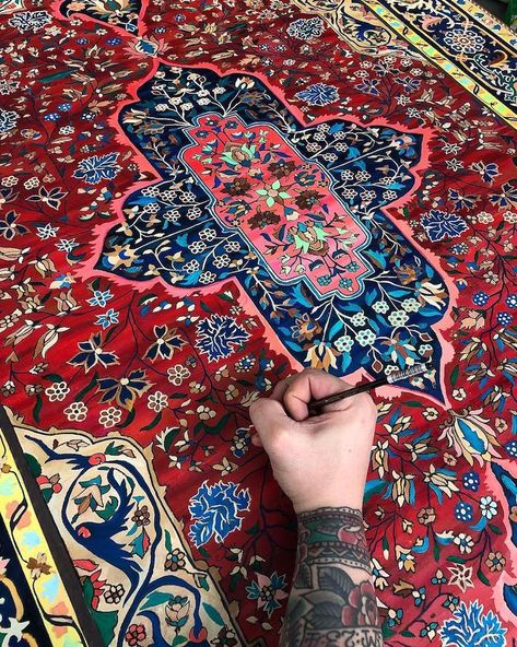 Artist Jason Seife uses decorative painting to create intricate art inspired by Persian rugs. Painting Carpet, Detailed Paintings, Persian Carpets, Colossal Art, Contemporary Art Painting, Painted Rug, Modern Crafts, Rubber Flooring, Modern Carpet