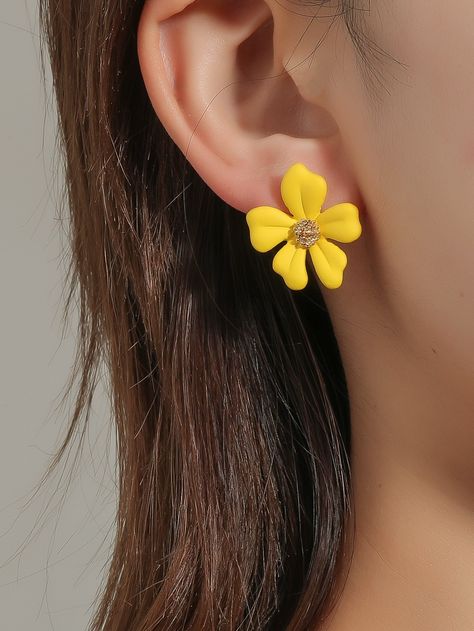 Pink Studs, Flower Stud Earrings, Stud Jewelry, Yellow And Pink, Flower Stud, Flower Earrings Studs, Flower Studs, Jewelry Projects, Ear Cuff