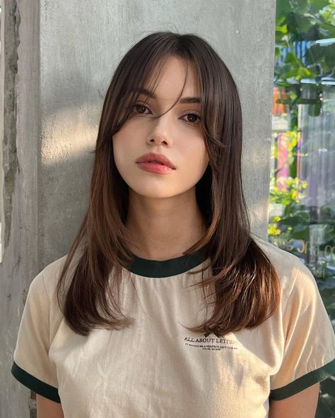 No nudity, just pix of beautiful women — thecutiecollective: More Selfies by Elena IG:... Haircut Straight Hair Long, French Bangs, Bentuk Alis, Hair Inspiration Long, Fringe Hairstyles, Haircuts For Medium Hair, Haircuts Straight Hair, American Beauty, Girly Stuff