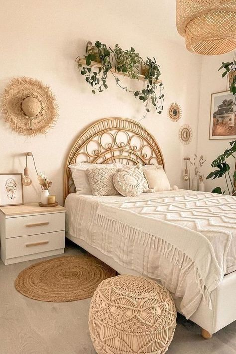 Bedroom Decor For Couples Romantic, Stile Boho Chic, Rustic Bedroom Decor, Bedroom Decor For Couples, Redecorate Bedroom, Home Decorating Ideas, Room Makeover Bedroom, Bedroom Boho, Room Inspiration Bedroom