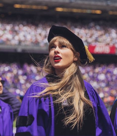 graduation from nyu 2022 The Bigbang Theory, Dr Taylor Swift, Taylor Swift Fotos, Swift Photo, Taylor Swift Wallpaper, Miss Americana, Long Live Taylor Swift, Live Taylor, T Swift