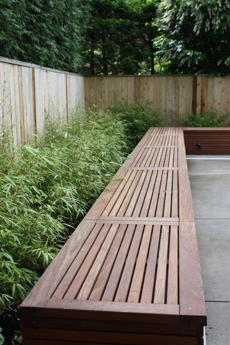 Garden Storage Bench, Outdoor Bench Seating, Outside Design, Pool Landscape Design, Fence Landscaping, Bench Seating, Backyard Pool Designs, Backyard Garden Design, Deck Garden