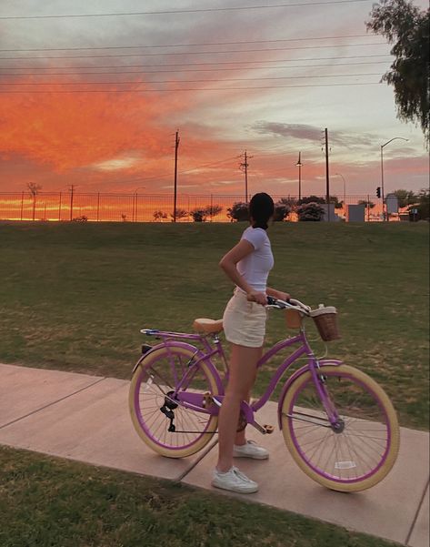 Riding Bikes On The Beach Aesthetic, Aesthetic Bicycle Pictures, Summer Bicycle Aesthetic, Bike Pictures Aesthetic, Bike Ride Photoshoot, Sunset Bike Ride Aesthetic, Bikecycle Aesthetic, Cute Bike Aesthetic, Cute Biking Outfit Summer