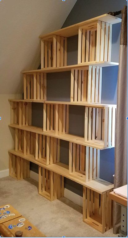 Wrap Around Shelving, Easy Bookcase Diy, Chair Shelves, Diy Crate Shelves, Diy Shelving Ideas Storage, Diy Storage Shelves Bedroom, Diy Wall Shelving, Unique Book Storage Ideas, Makeshift Bookshelf