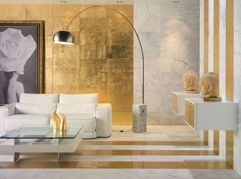 Eye For Design: Decorate With The White And Gold Combination For Trendy Interiors Gold Living Room Walls, Glamorous Interiors, Trendy Interiors, Contemporary Tile, Living Room Tiles, Gold Living Room, Tiles Design, Gold Interior, Design Del Prodotto